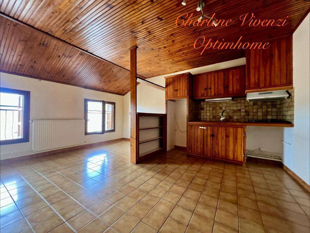 A vendre immeuble 2 appartements la llagonne 66 - photo 2