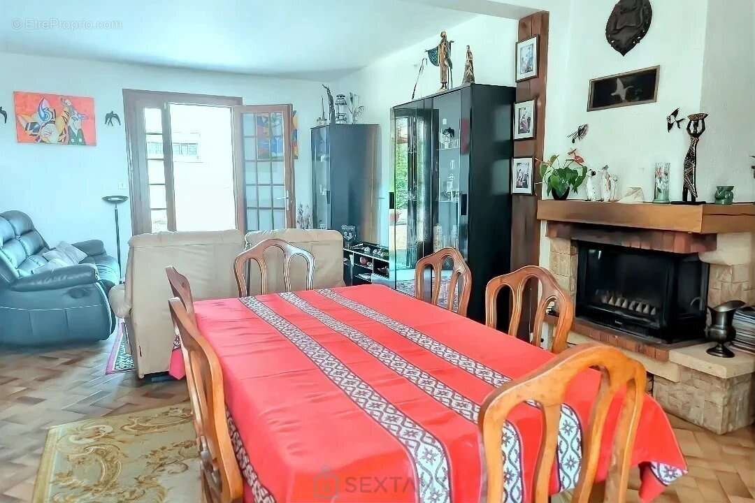 Maison à CREYSSE