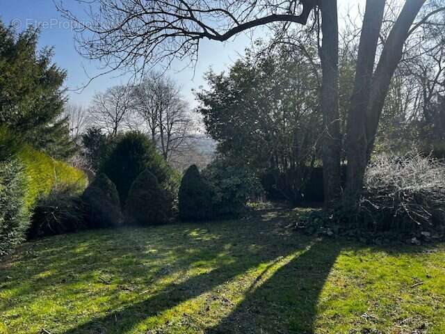 Maison à LE MEE-SUR-SEINE