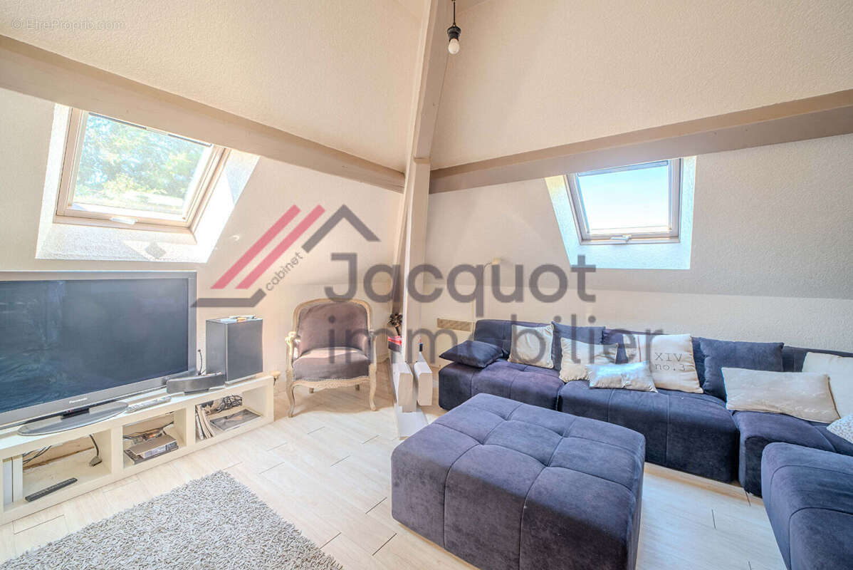 Maison 192 m² à Lons-Le-Saunier  - photo 8