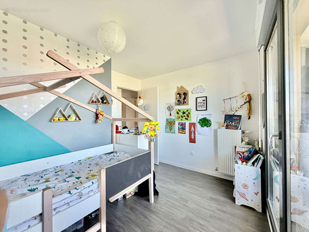 Saint-Cyr-l'École - Zac Renard - 3 pièces lumineux avec terrasse, balcon et parking - 15 mn gare à pieds - photo 15