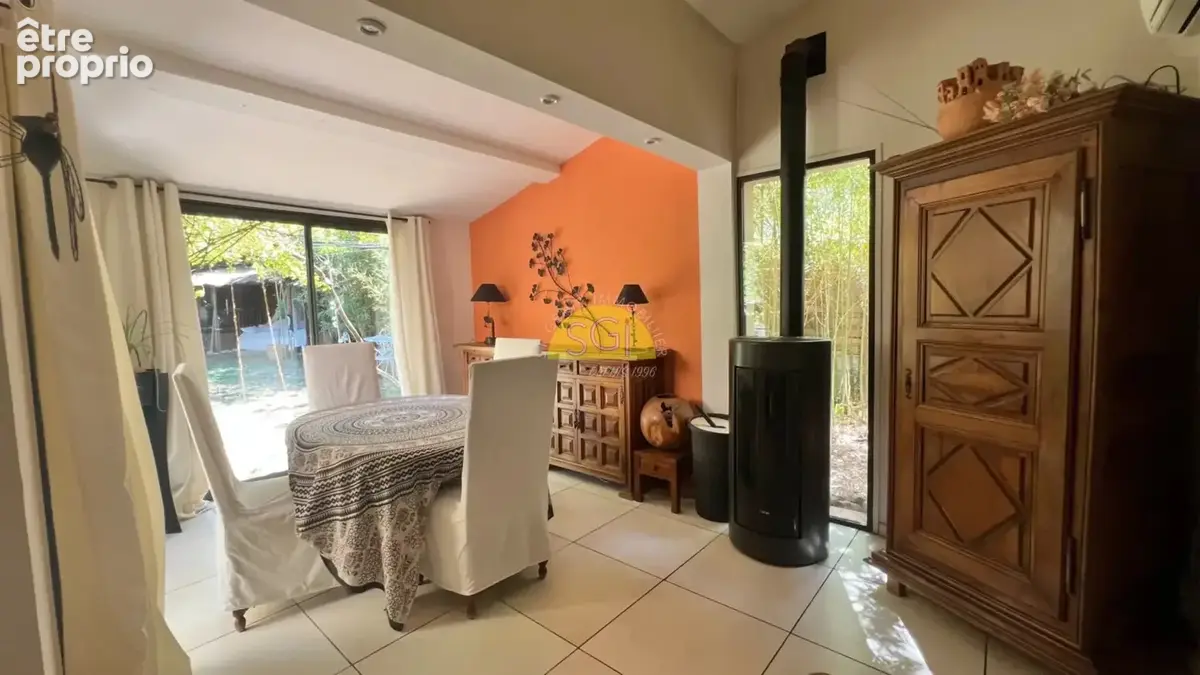 Villa 4 faces de 150 m2 avec piscine sur terrain arboré de 632 m² - photo 11