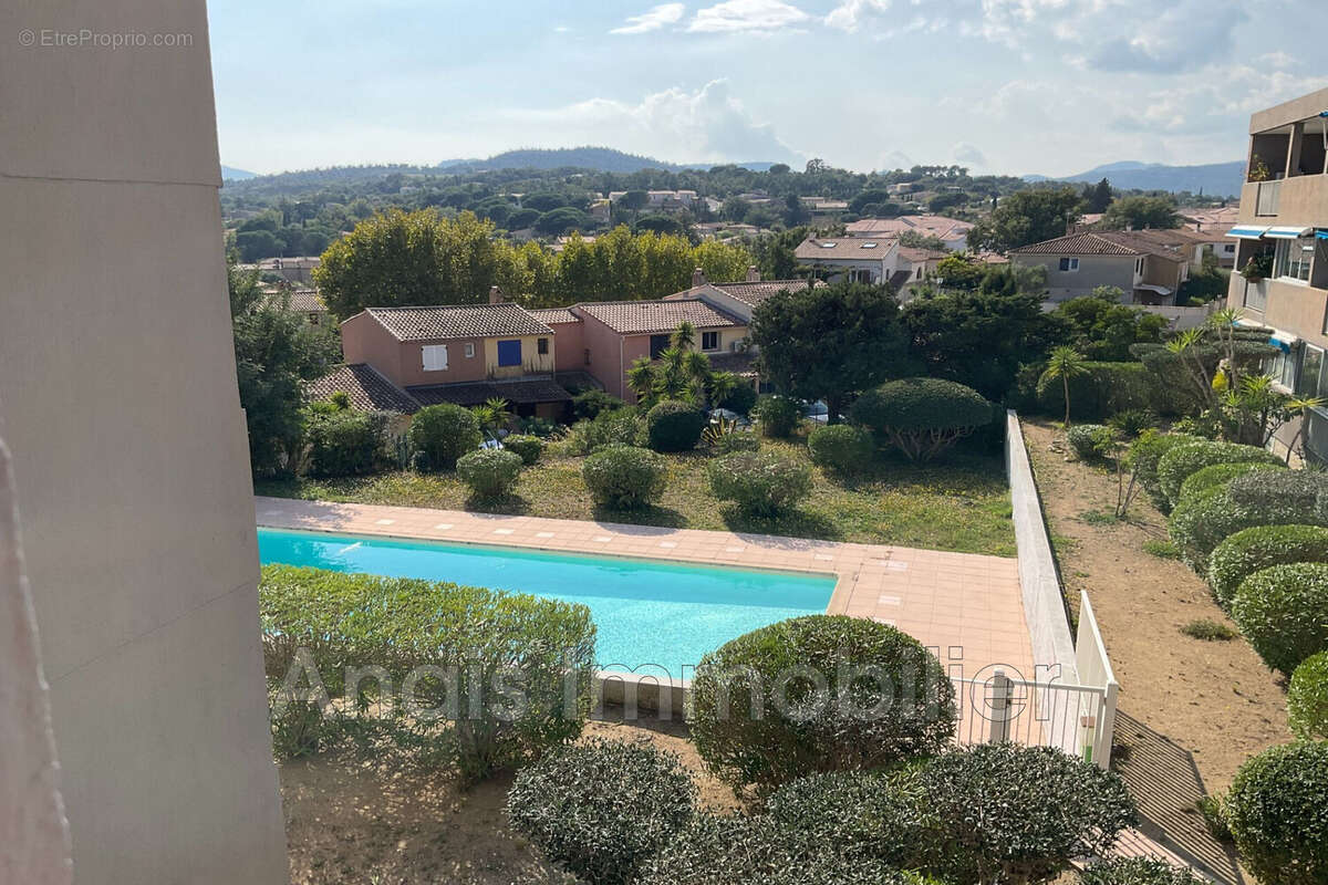 Appartement à COGOLIN