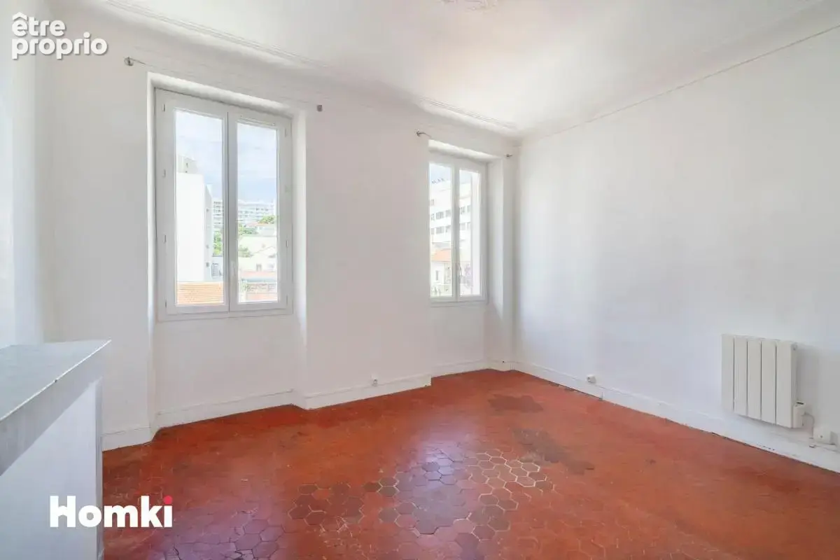 Appartement T3 de 76 m² à Marseille 13006, Rue Paradis - photo 3