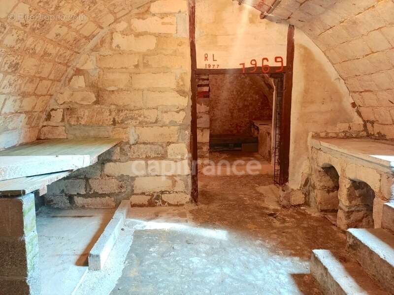 Maison à THORIGNY-SUR-OREUSE