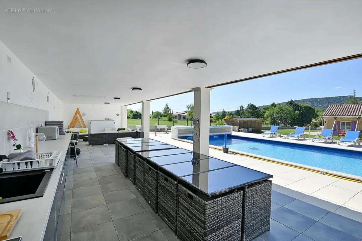 Maison de 5 pièces de 119 m² à Saint-Remèze - photo 8