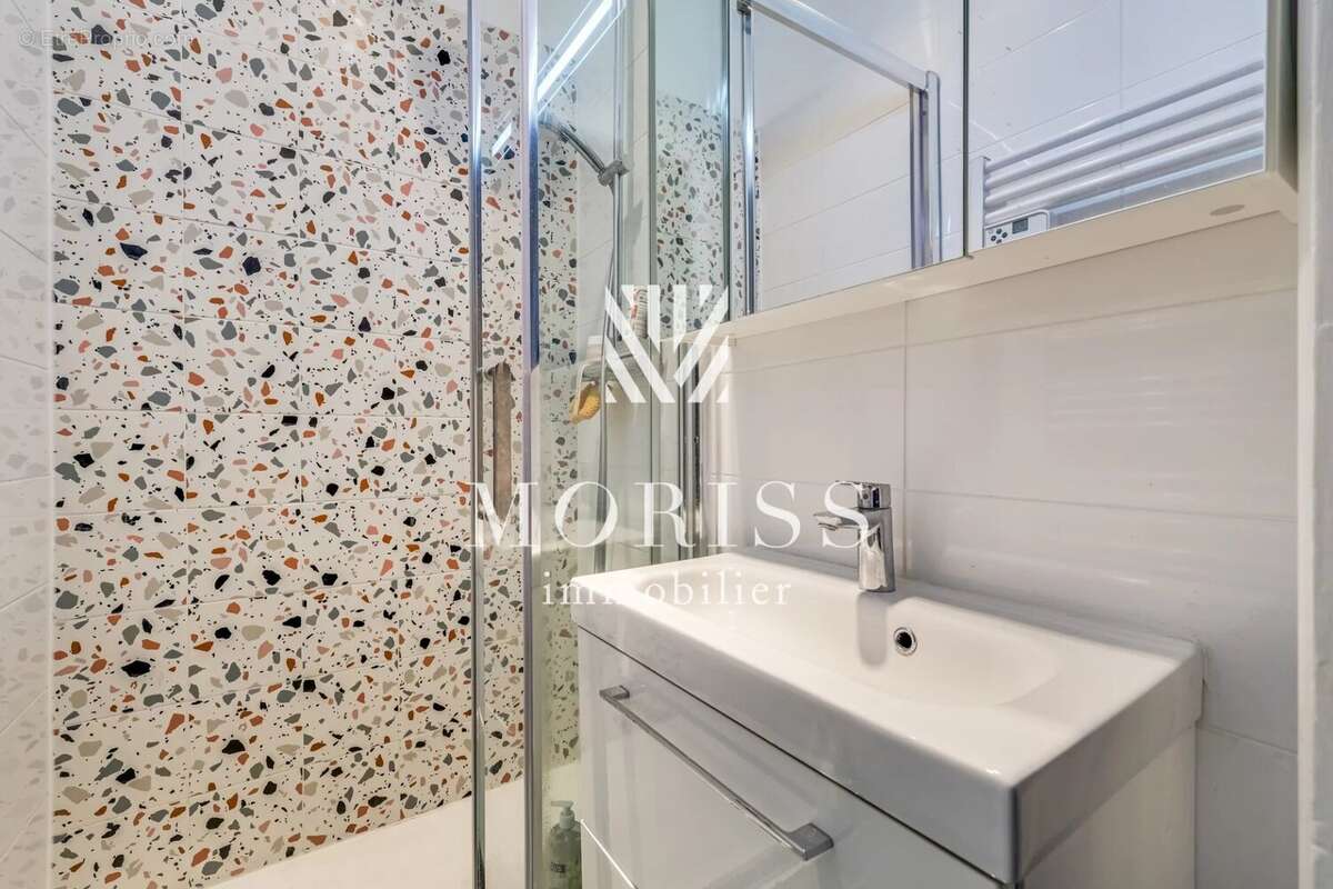 Appartement à PARIS-14E