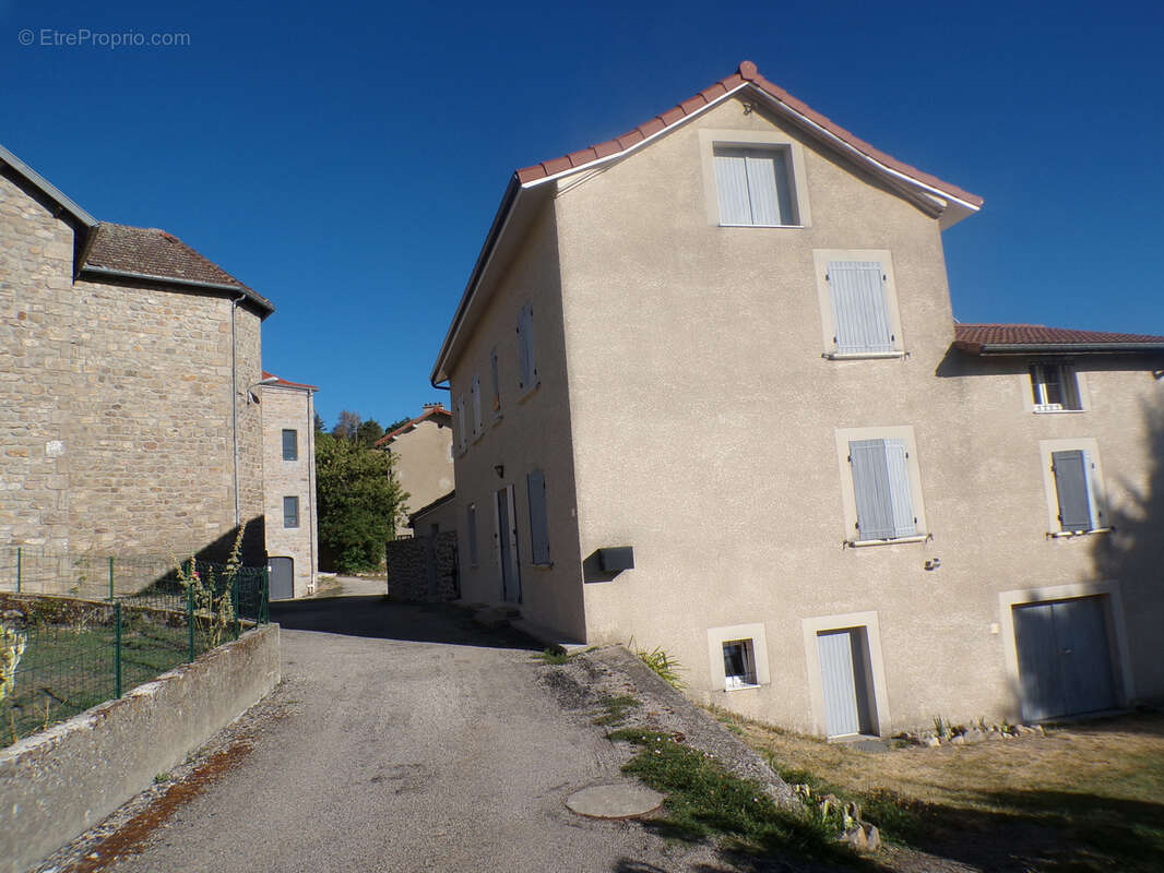 MAISON DE VILLAGE - 5 chambres de 167 m2 au coeur de Saint-Jeure-d'Andaure- Vue dégagée - photo 15