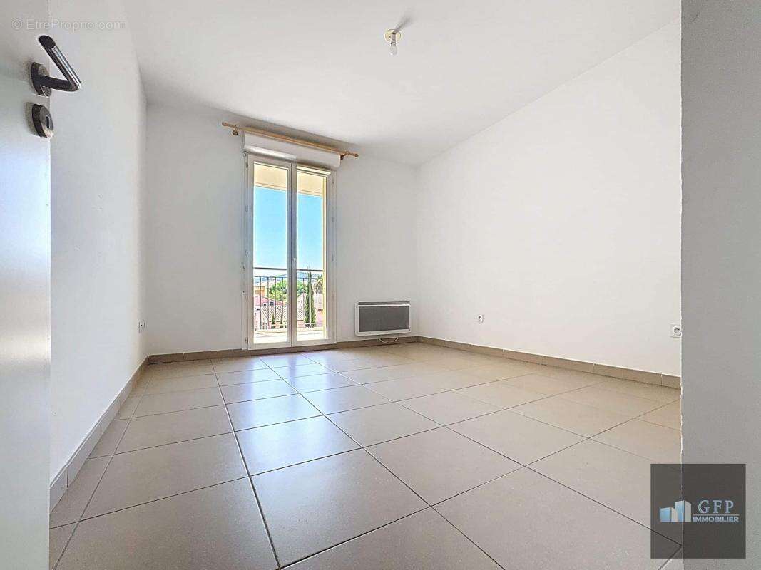 Appartement à BORMES-LES-MIMOSAS