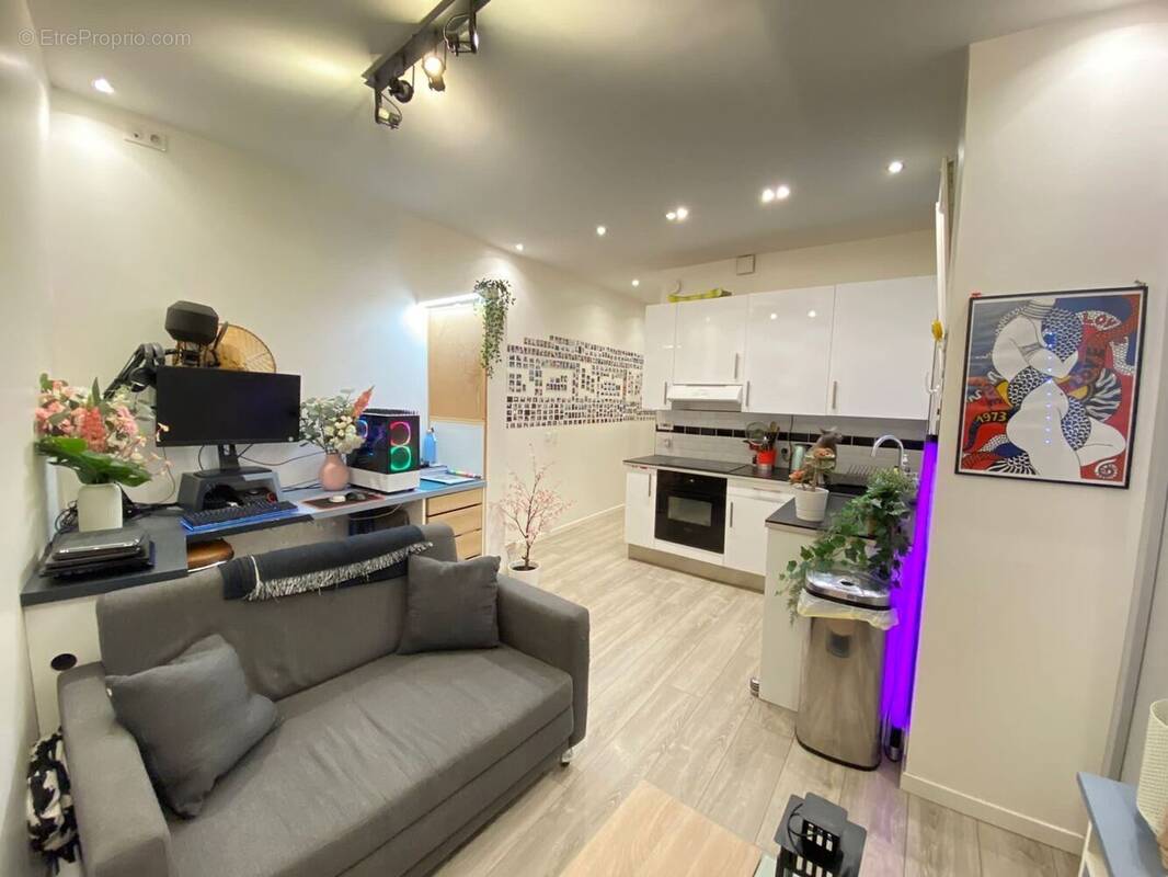 Appartement à PARIS-14E