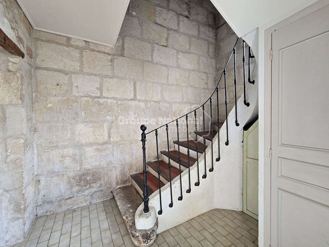 Maison à JONQUIERES-SAINT-VINCENT