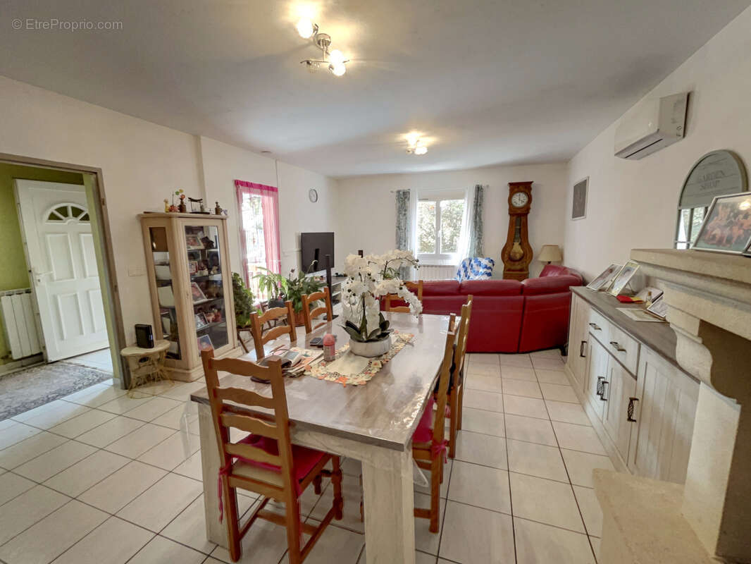 Maison à AIGUES-VIVES