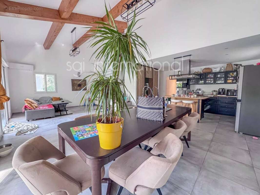 Maison à LA GARDE-FREINET
