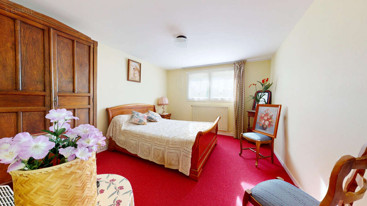 Maison à LA SALVETAT-SAINT-GILLES