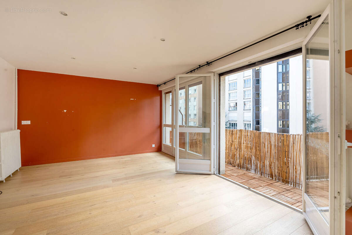 Appartement à PARIS-15E