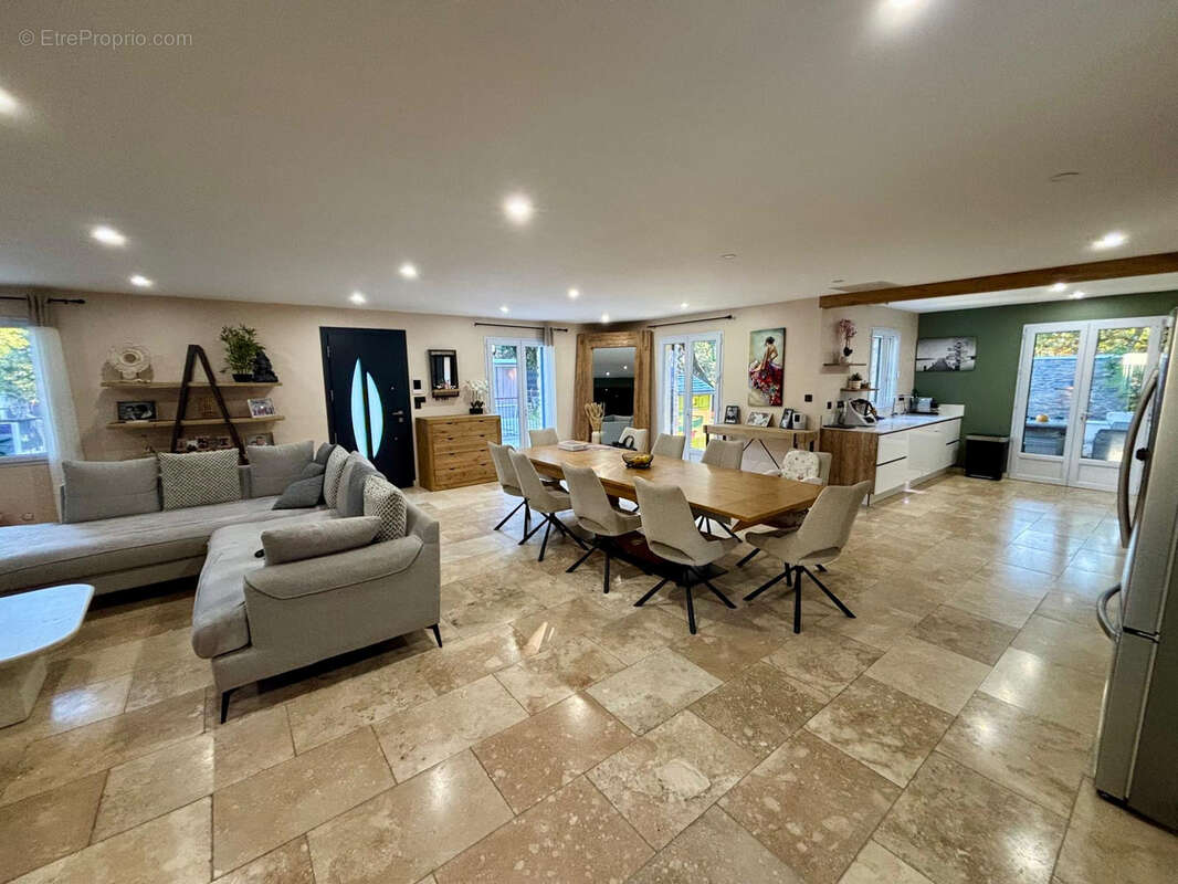 Maison à SUZE-LA-ROUSSE