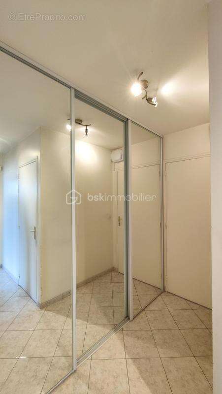 3 pièces de 68m2 en rez-de-chaussée avec loggia, terrasse et parking - photo 15