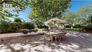Appartement à PERNES-LES-FONTAINES