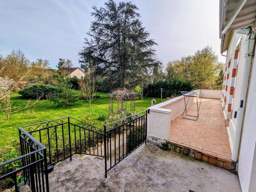 Maison à SARLIAC-SUR-L'ISLE