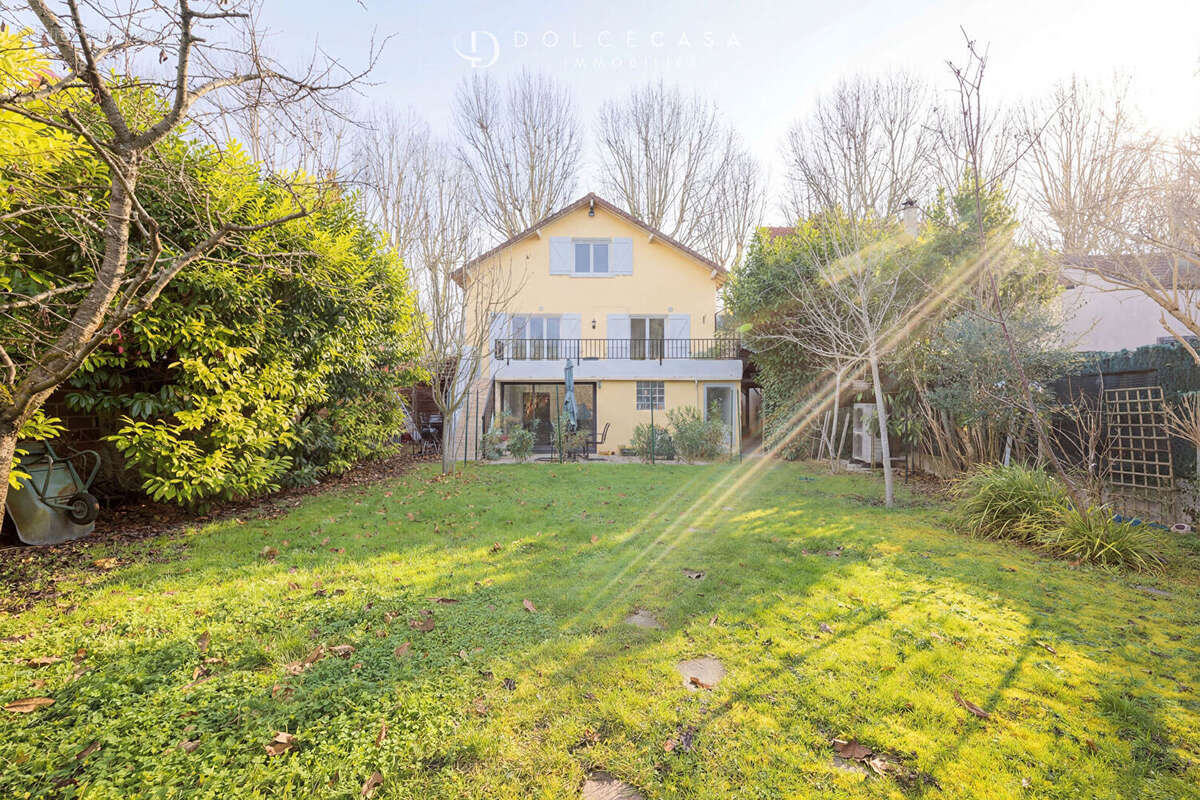 Maison à CHAMPS-SUR-MARNE