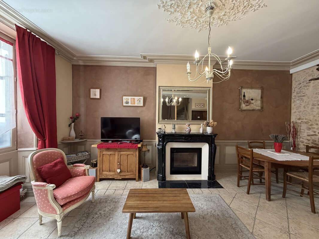 Maison 18 ème - Bourgogne Village - 3 / 4 Ch - Extérieur détente - photo 2