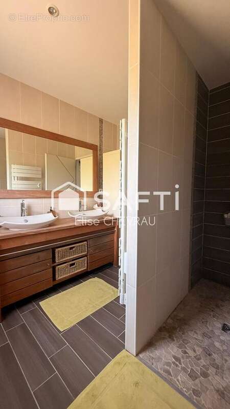Maison 131 m² à Hurigny  - photo 9