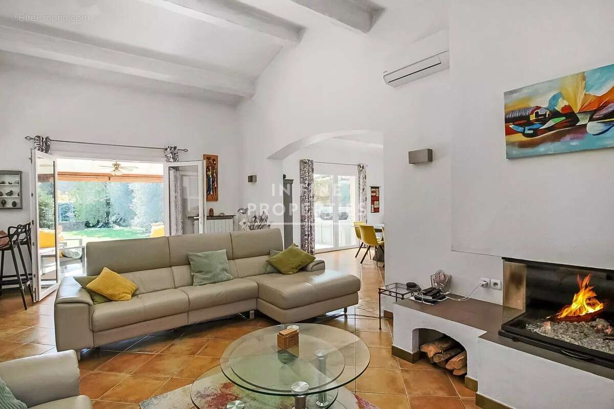 Maison à MOUANS-SARTOUX