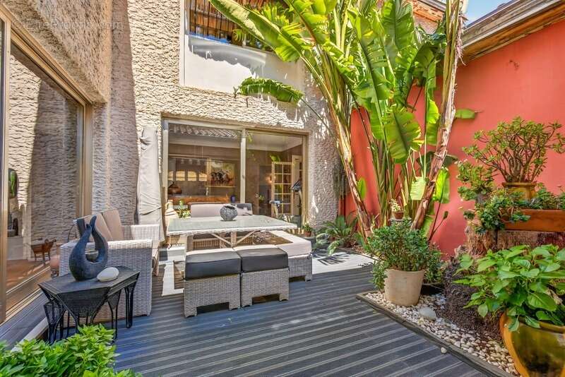 Maison à CHATEAUNEUF-LES-MARTIGUES