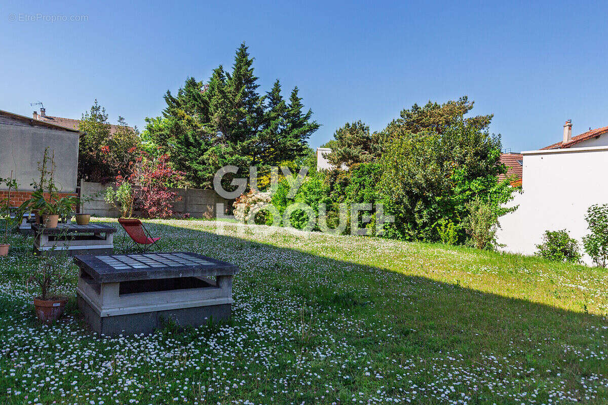 Appartement à NANTERRE