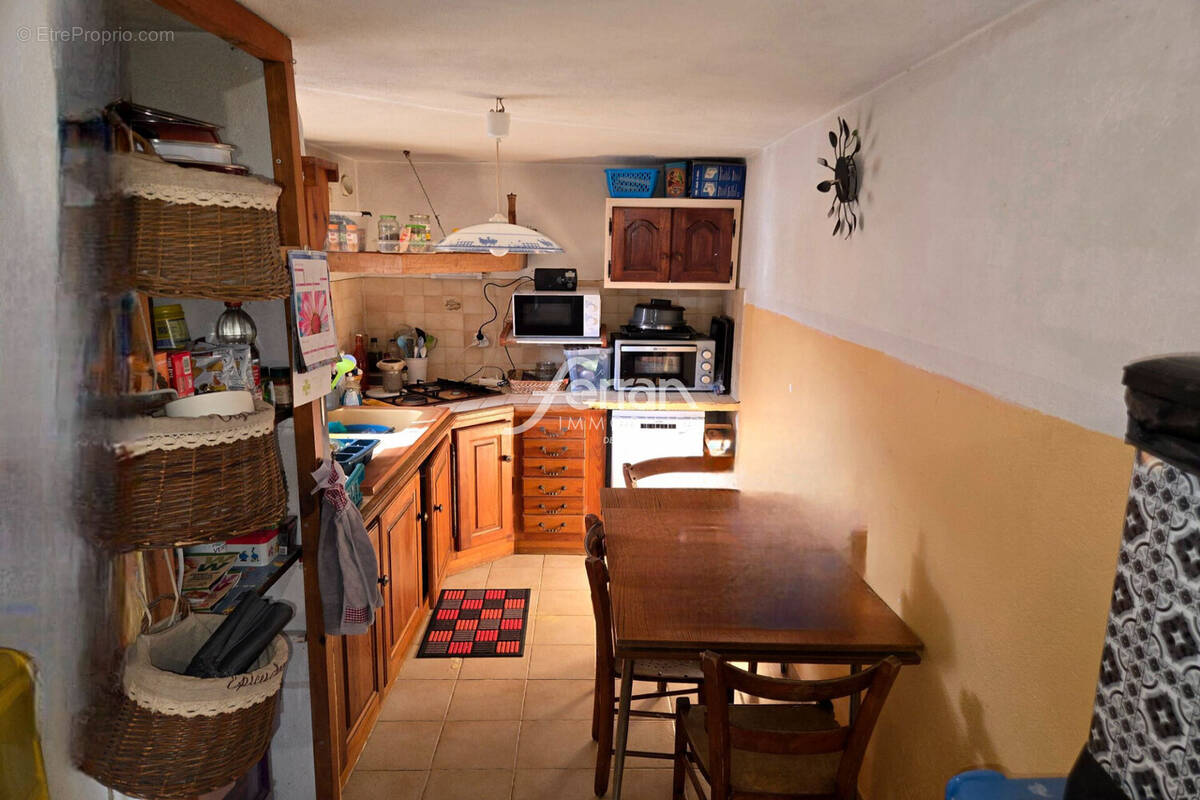 Appartement à SALERNES
