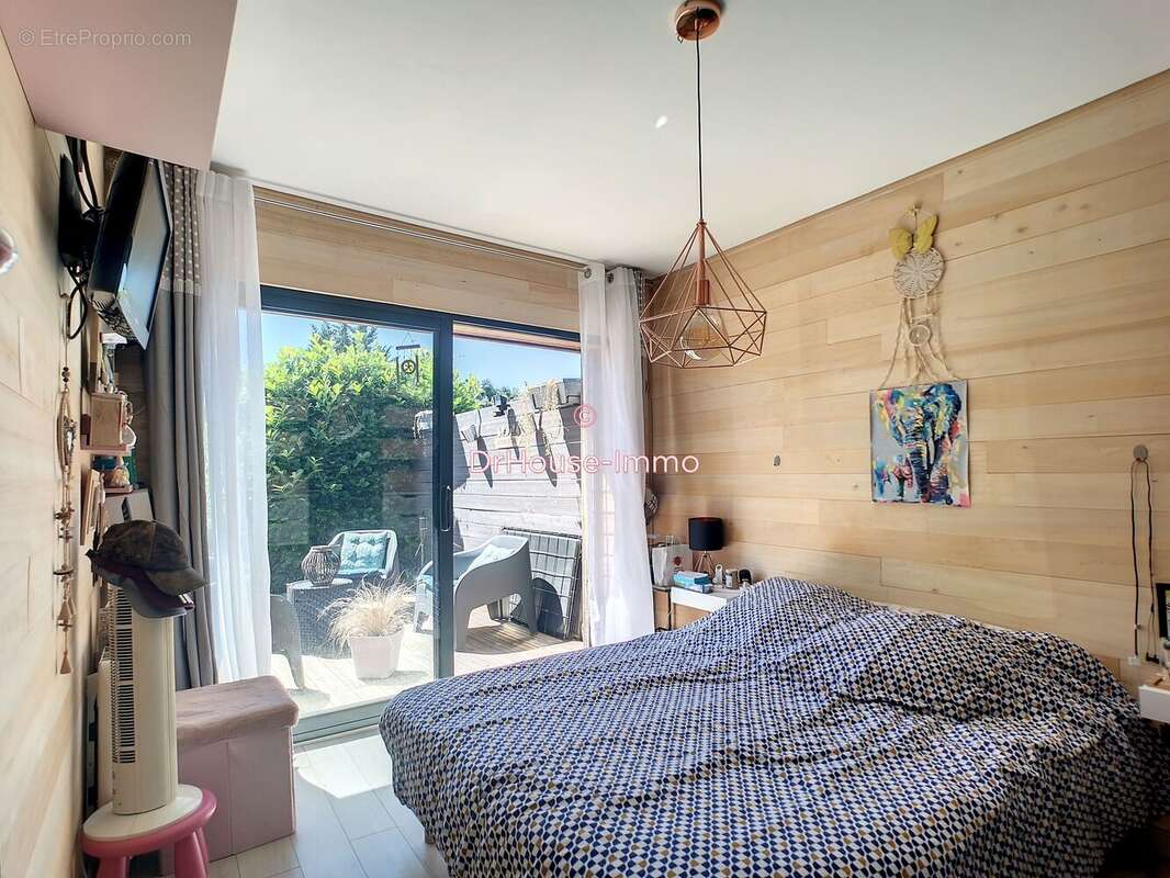 Maison 130 m² à Neuvic  - photo 8
