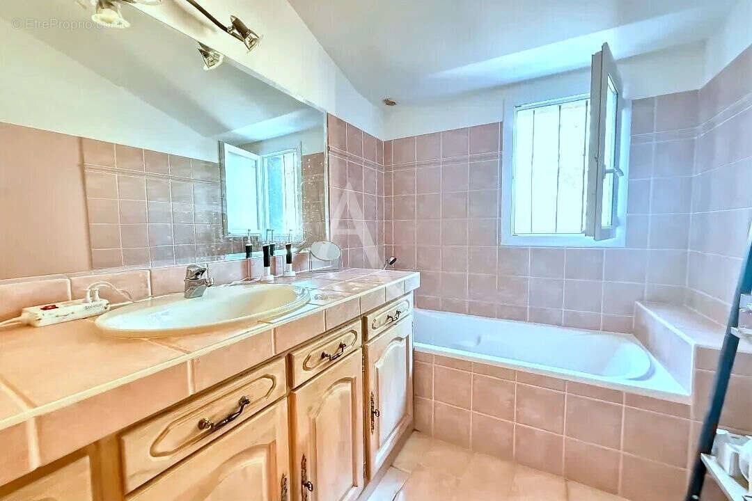 Maison à CHAILLE-LES-MARAIS