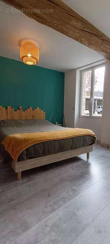 Maison à MONT-SAINT-SULPICE