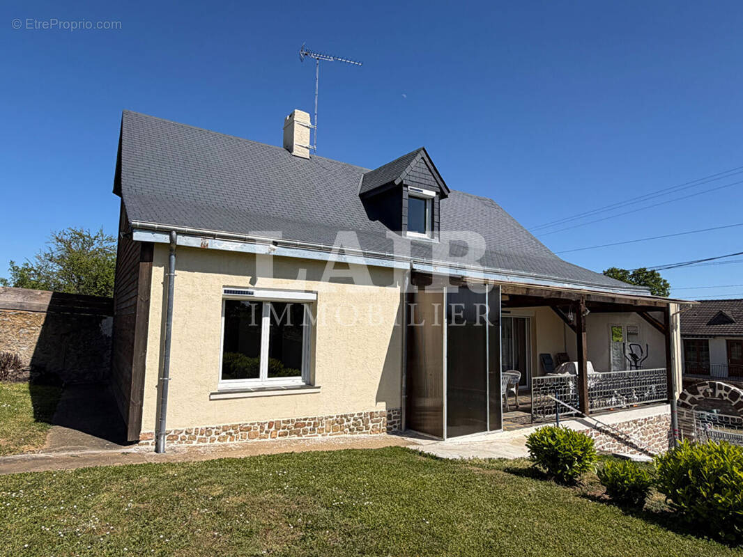 Maison à FRESNAY-SUR-SARTHE