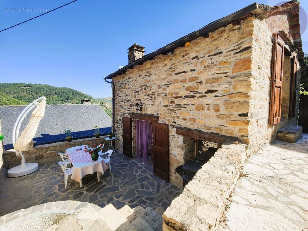 Charmante maison en pierre, terrasses ensoleillées et douceur de vivre - photo 8
