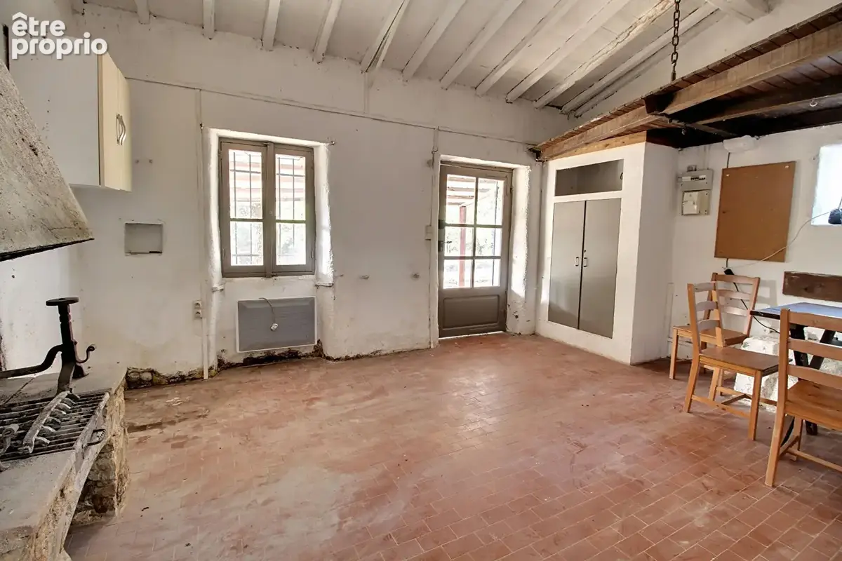 À VENDRE EN EXCLUSIVITÉ - TRANS-EN-PROVENCE - CABANON sur un terrain en zone naturelle de 1,7 hectares - photo 4