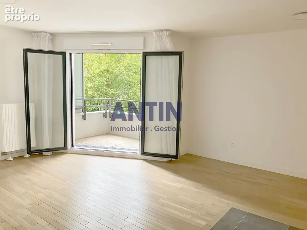 Beau 2 pièces 50 m² balcon et pkg  BECON - Résidence récente - photo 4