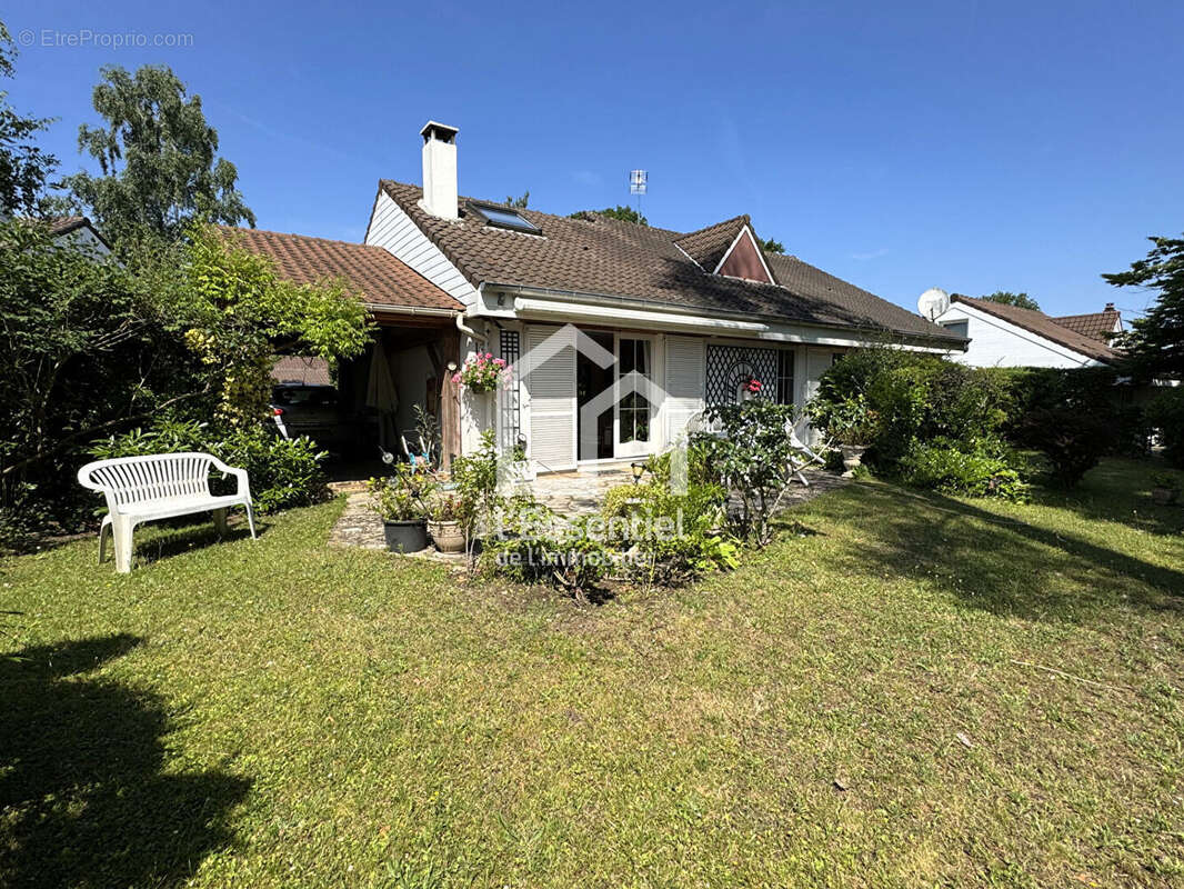 Maison à VERNEUIL-SUR-SEINE