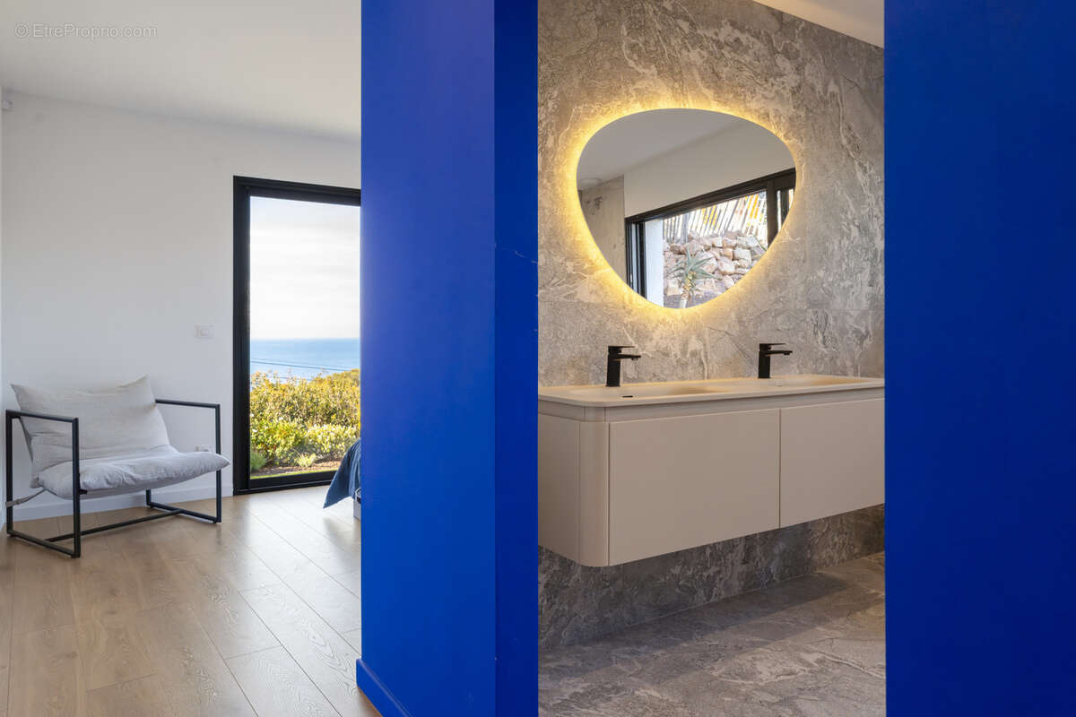 Maison à CARQUEIRANNE