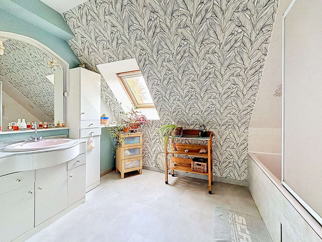 Maison à VER-LES-CHARTRES