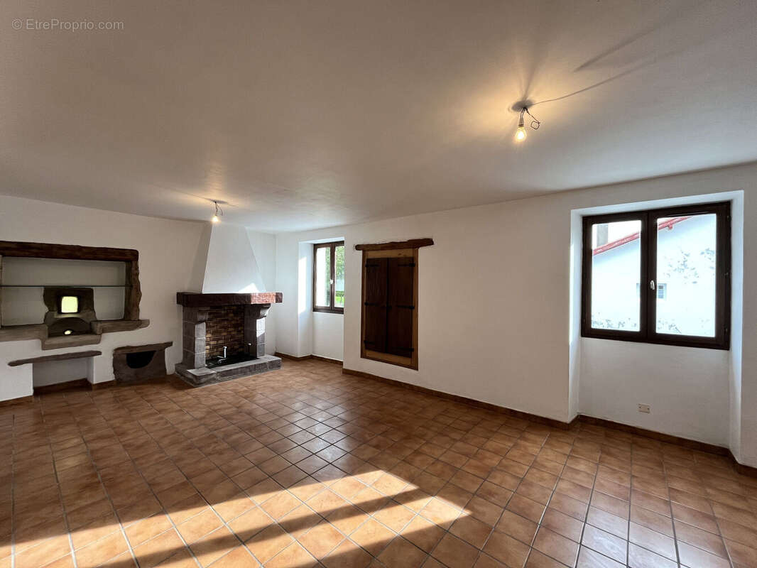 Photo 2 - Maison à SAINT-ETIENNE-DE-BAIGORRY