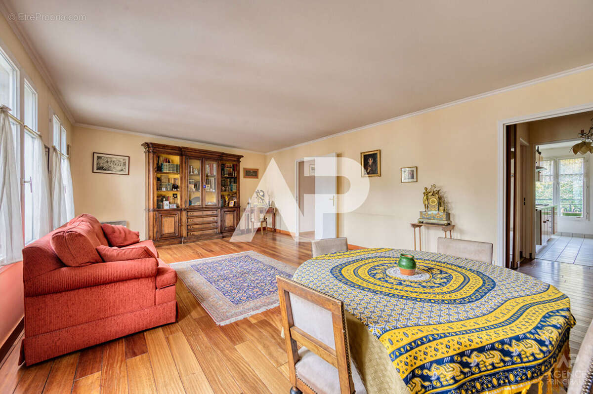 Appartement à RUEIL-MALMAISON