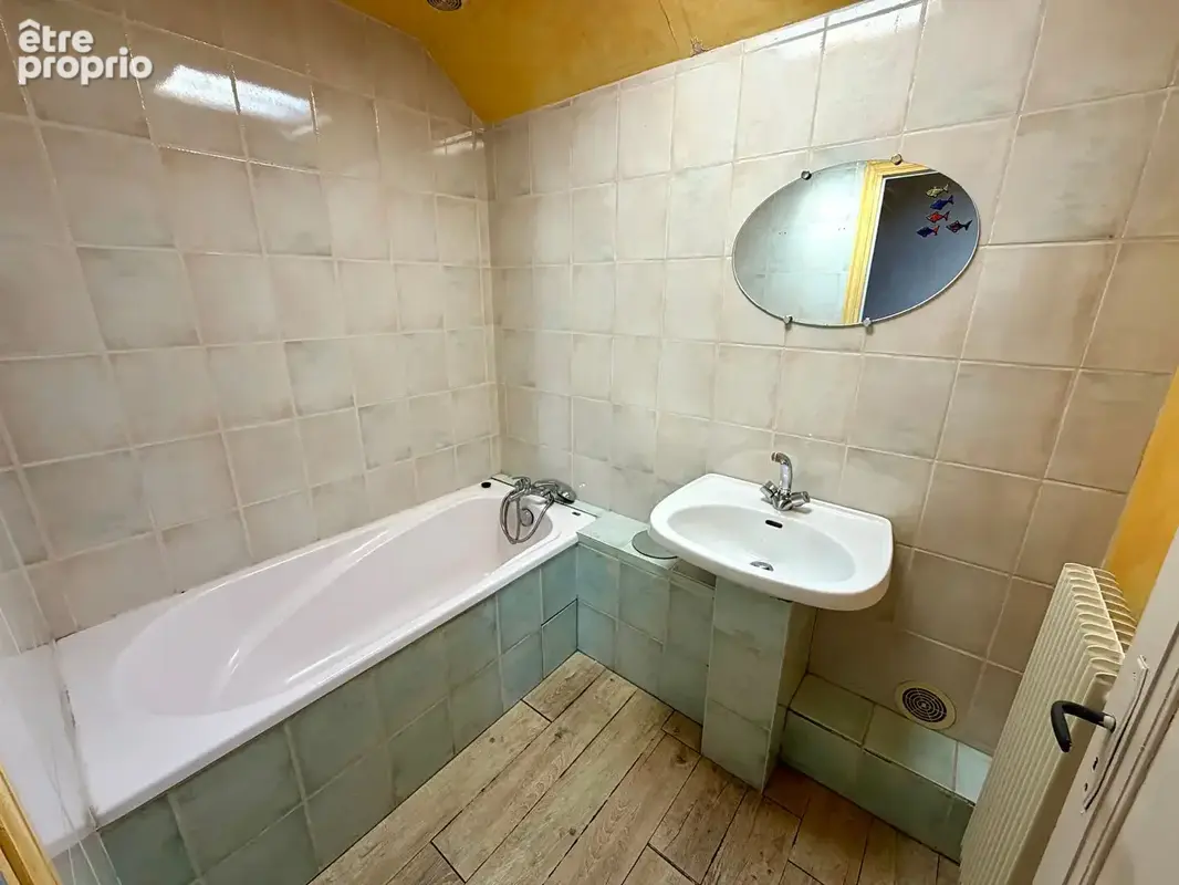 LES MARTRES DE VEYRE / Maison années 30 avec jardin à vendre ! - photo 15