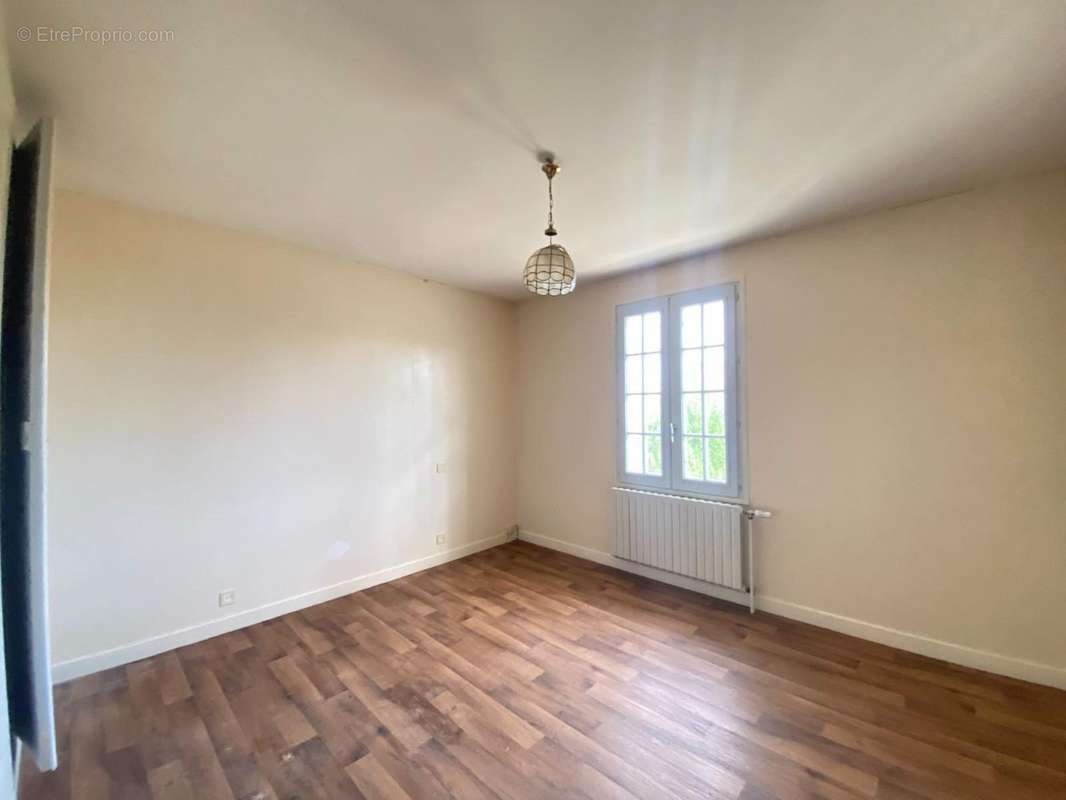 Maison à BELLEGARDE