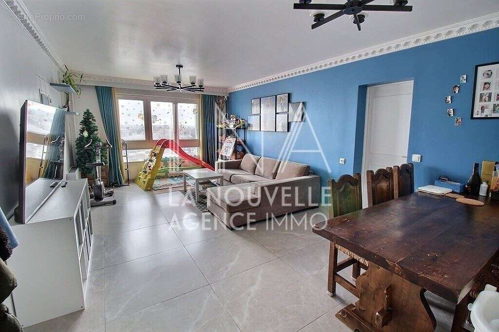 Appartement à PARIS-20E