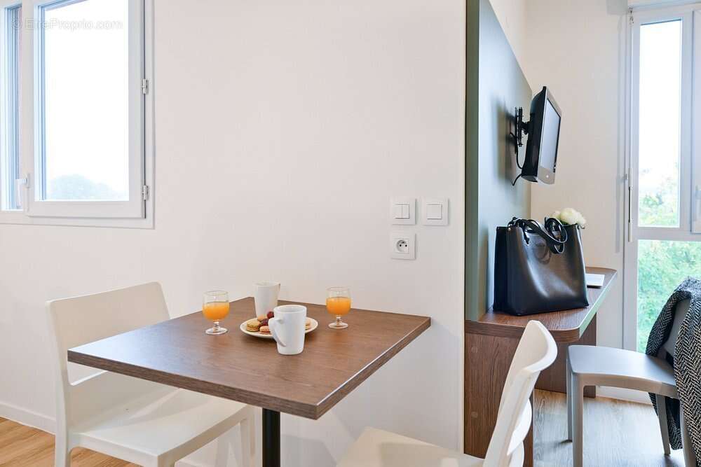 INVESTISSEMENT LOCATIF  Saint-Cyr-l'École  Résidence Affaires Zenitude Versailles Saint-Cyr-l'École  7.07 % de rentabilité - photo 4