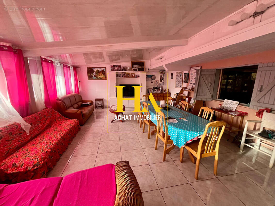 Ensemble  immobilier  de 3 logements - TAN ROUGE - photo 11
