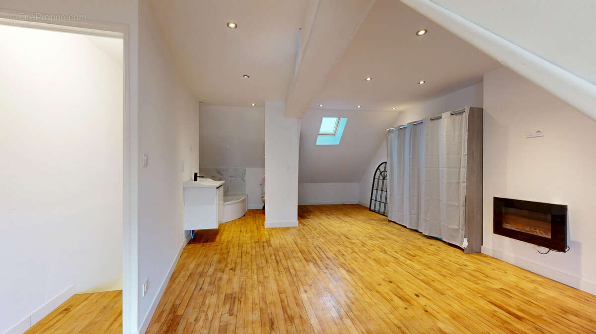 Maison à SAINT-HILAIRE-DU-HARCOUET