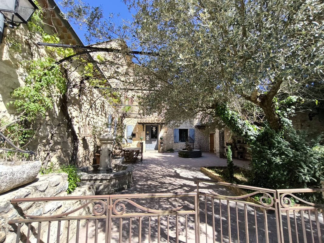 Maison à MIRMANDE