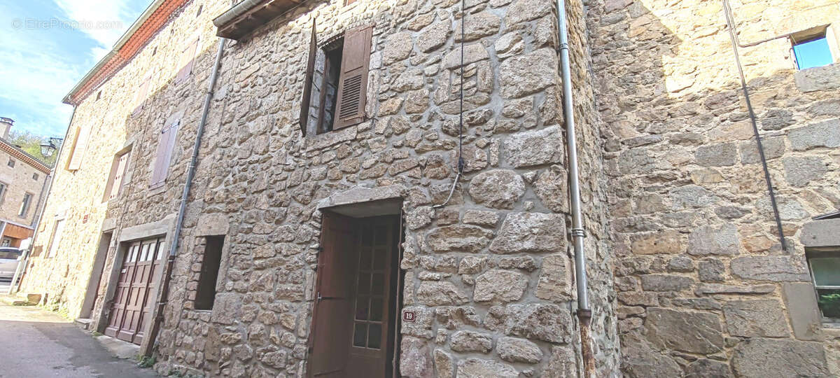 Maison à GILHOC-SUR-ORMEZE